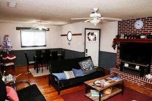 TV, Netflix, Hulu, streaming services