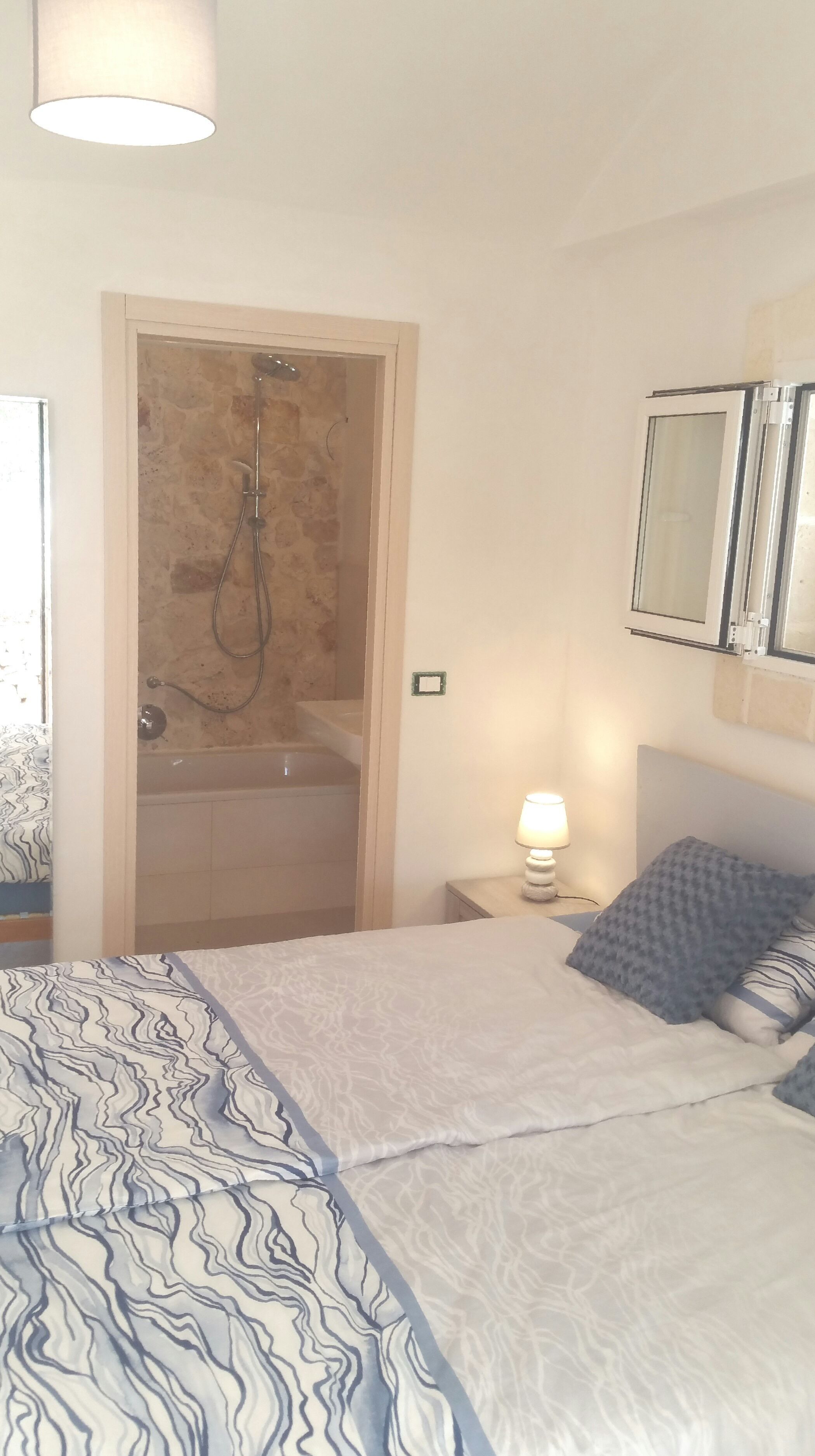 Villa & renovated Trulli, private Pool, Privacy in olive grooves, Ceglie 2,5 km