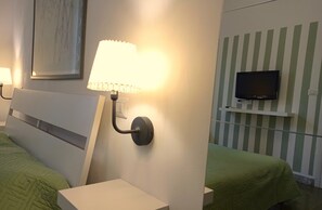 Standard Double Room | 1 bedroom, minibar, individually decorated, individually furnished - B&B Gli Archi Country Home (Giurdignano)