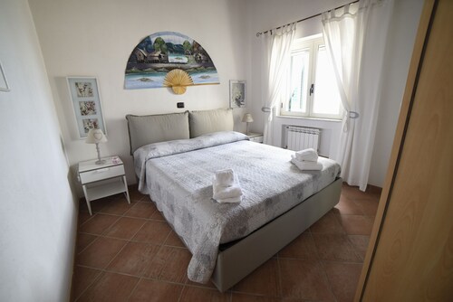 Villa BAIA-LUNA. villa Lucia