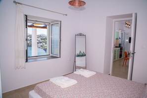 3 habitaciones, insonorización y tabla de planchar con plancha 