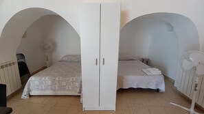 3 bedrooms, bed sheets