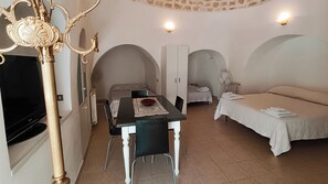 3 bedrooms, bed sheets