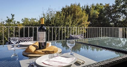 Rocaille, villa avec piscine privée, bon wifi, intimité, confort et service