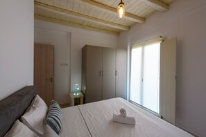 4 عدّة غرف نوم وخزنة داخل الغرفة ومكواة/لوح كي وواي فاي مجانًا