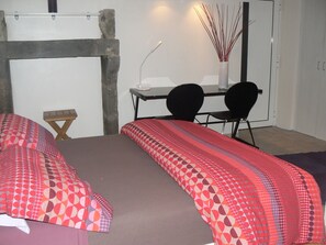 2 chambres, fer et planche Ă repasser, accĂšs Internet, draps fournis