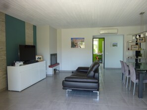 Télévision, livres, chaßne hi-fi