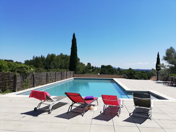 Outdoor pool - Grand Mazet garden level, 3 parental suites shared swimming pool - Vallée des Baux (Paradou)