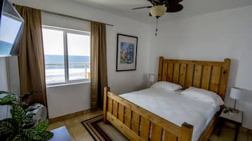 1 slaapkamer, een strijkplank/strijkijzer, gratis wifi, beddengoed