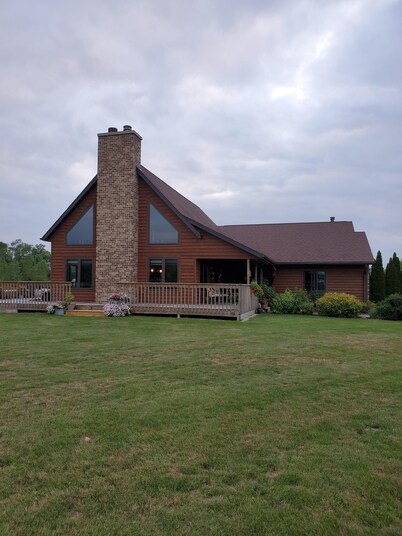 Country beauty on 5 acres