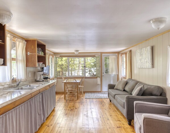 Smart TV, reproductor de DVD y libros 