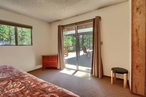 2 bedrooms, internet, bed sheets