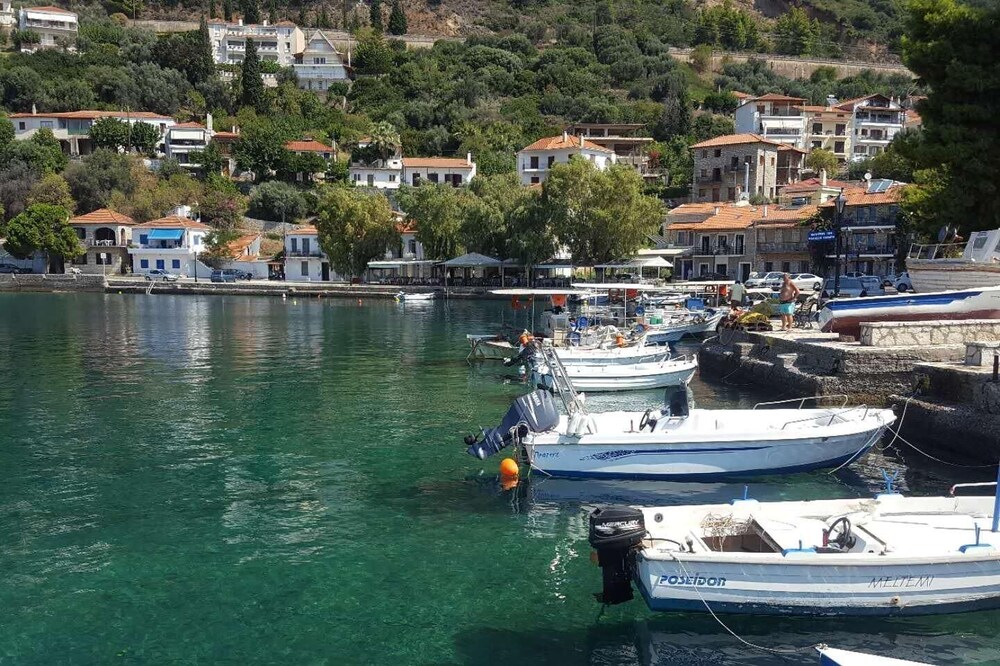 Nice beaches beautiful little town perfect place in Greece Castle to explore