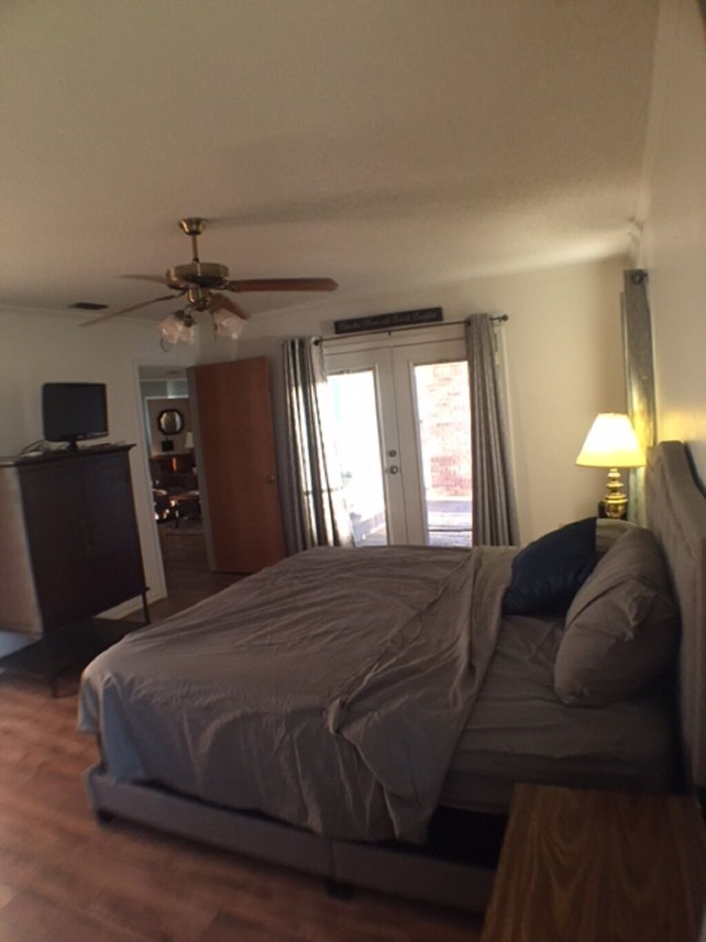 Looking for a QUIET lakeside getaway? 