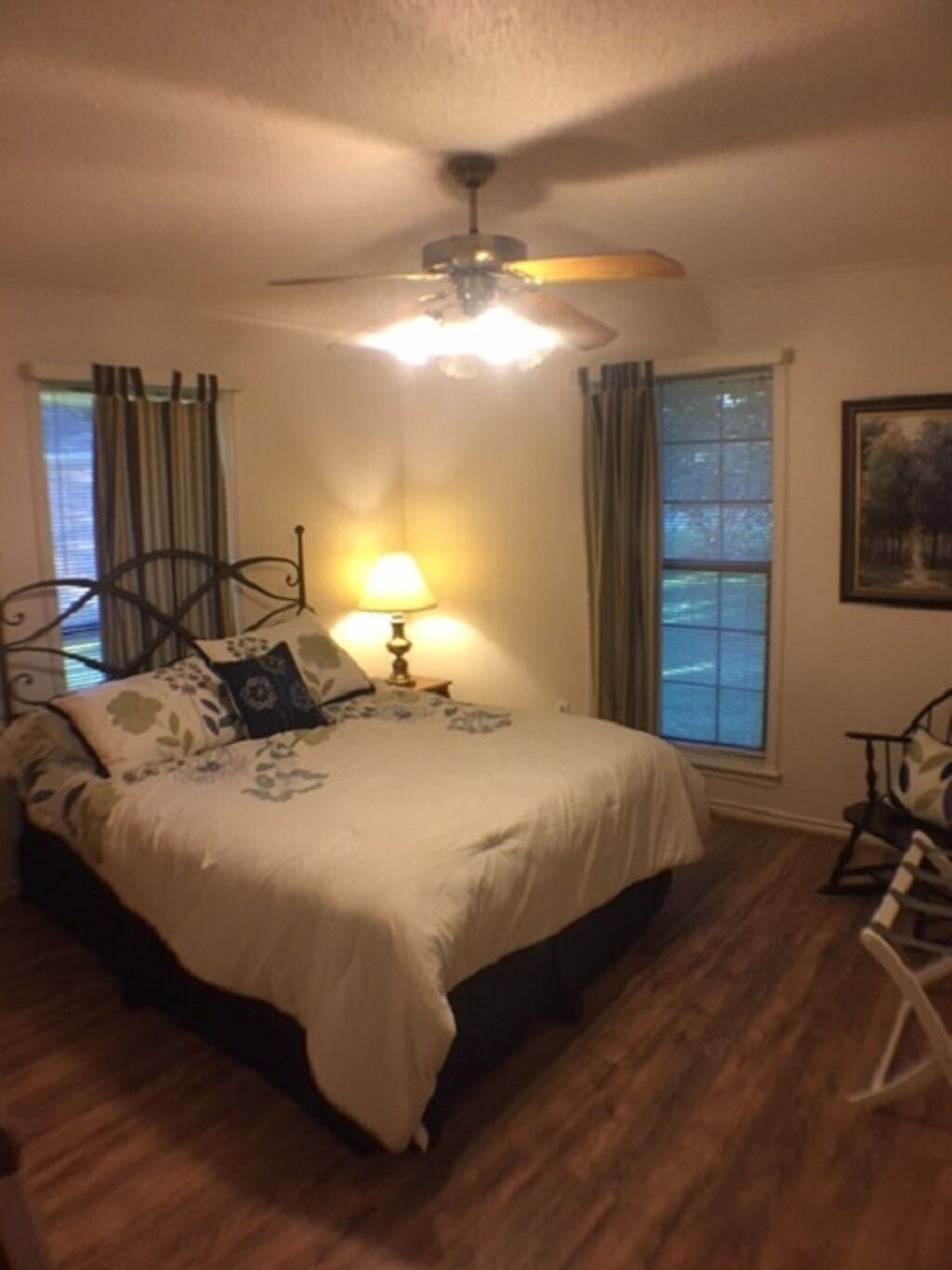 Looking for a QUIET lakeside getaway? 