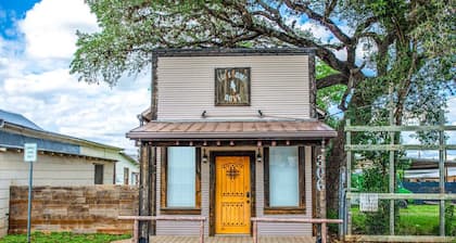 Lonesome Dove Guesthouse