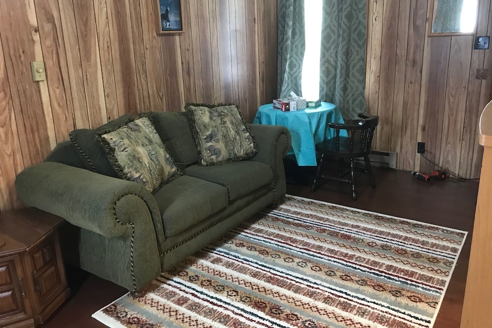 A Quaint, Private 1 Bdrm Apt, 10 mins from ND