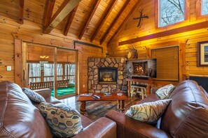 TV connectée, jeux vidéo, table de tennis de table, chaîne hi-fi