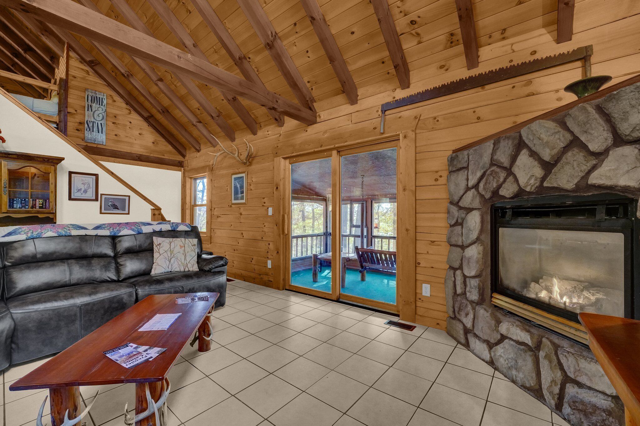 Hummingbird Cabin (Hocking Hills area)