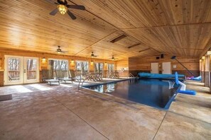 Piscine intérieure, piscine chauffée