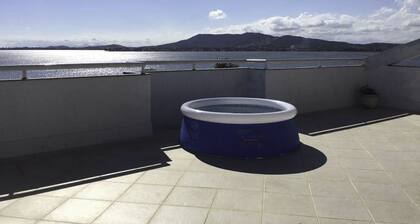 Entire floor coverage - 180m2 - Lagoon view.