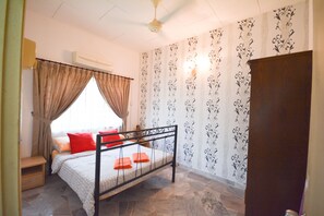 Family Villa | 5 bedrooms, blackout drapes, iron/ironing board, free WiFi - Villa 969 (Port Dickson)