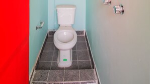 Standard Room | Bathroom