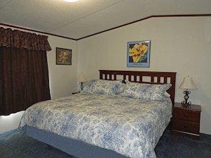 2 bedrooms, WiFi, bed sheets - No Stock Ranch: Secluded Home w/ Large Porch (alpine)