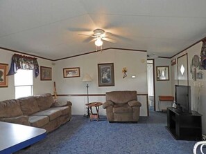TV, offices - No Stock Ranch: Secluded Home w/ Large Porch (alpine)