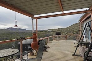 Outdoor dining - No Stock Ranch: Secluded Home w/ Large Porch (alpine)