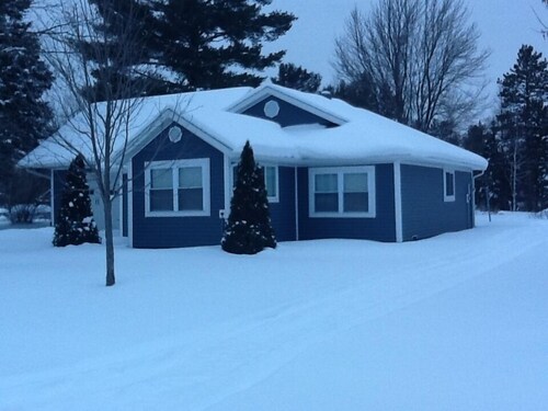 3 Bedroom, Cozy Cottage Near Seney Wildlife Refuge