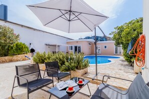 حمّام سباحة خارجي