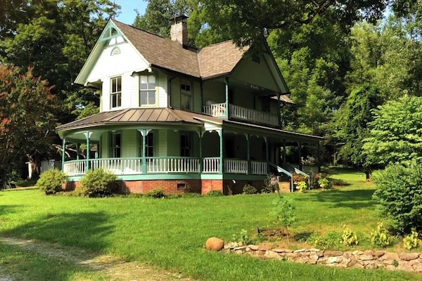 The James Vance Martin Farmhouse circa 1900
