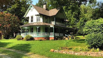 The James Vance Martin Farmhouse circa 1900