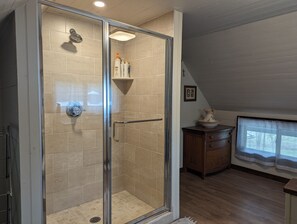 Combinazione doccia/vasca, asciugacapelli, bidet, asciugamani