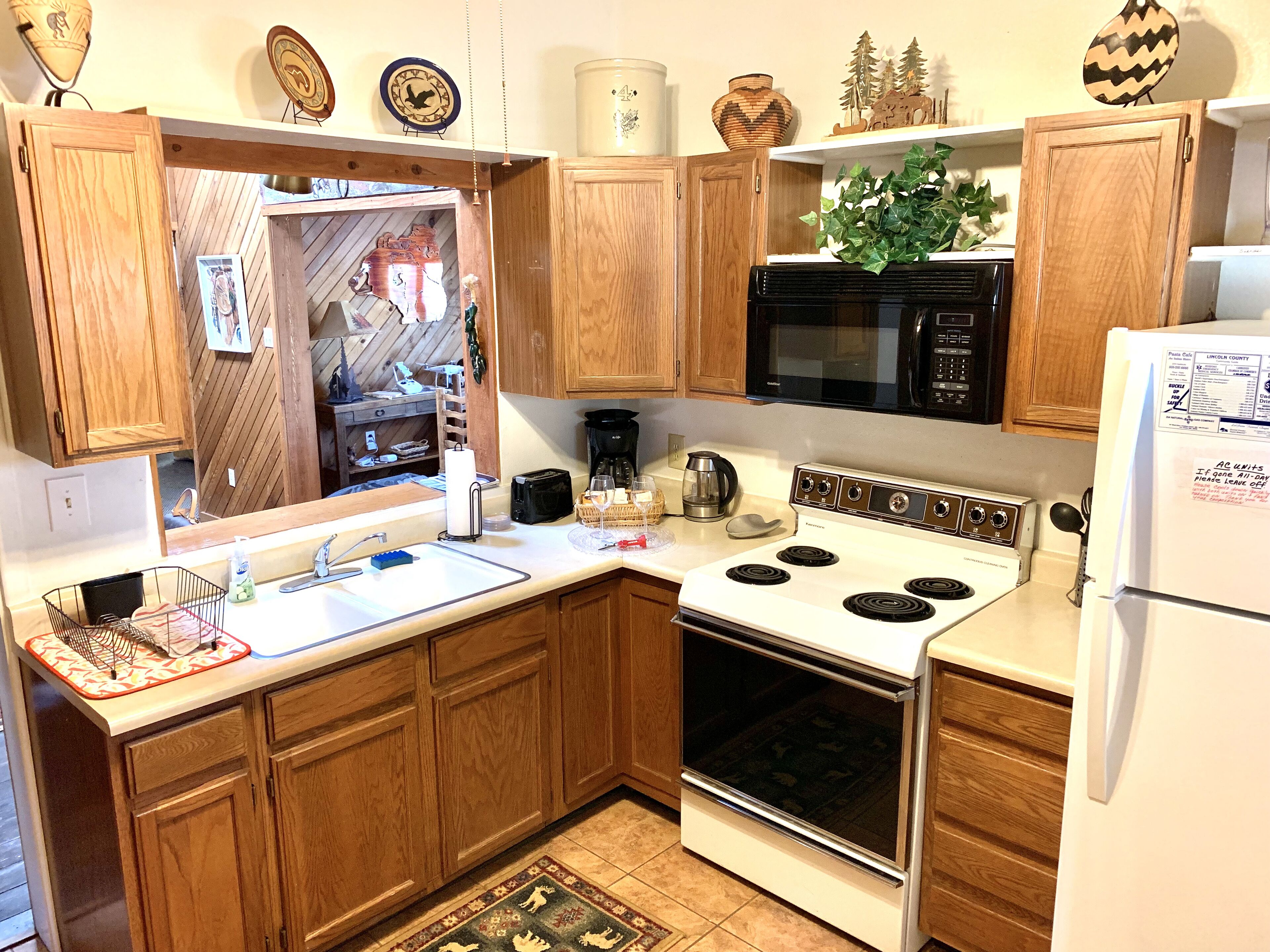 Cozy, Rustic Pine Ridge Cabin with beautiful views - Midtown Ruidoso