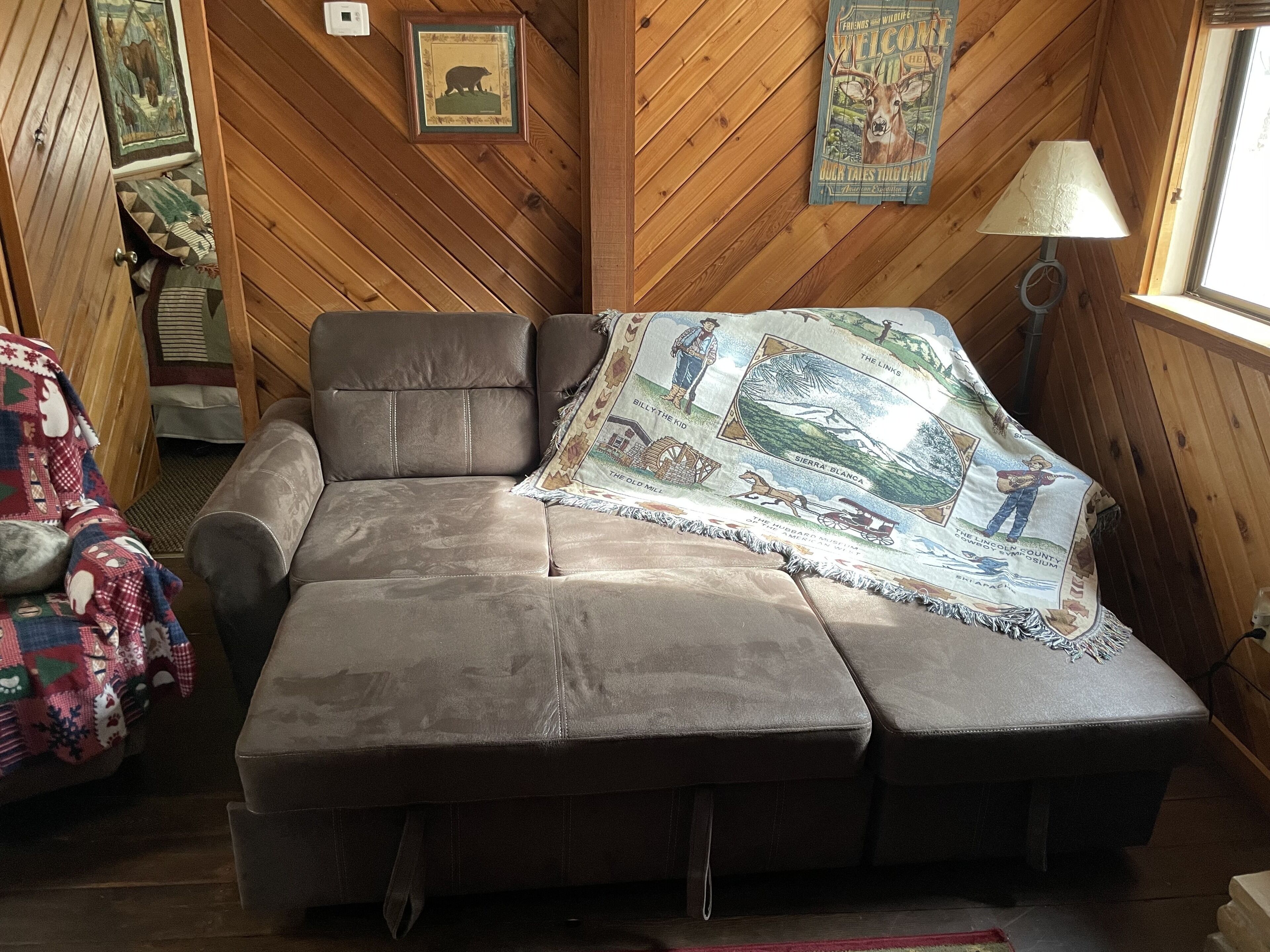 Cozy, Rustic Pine Ridge Cabin with beautiful views - Midtown Ruidoso