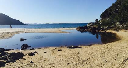 Zaemar Garden a private beach retreat,100m Rec Club & Wallis Lake boat ramp