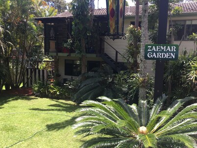 Zaemar Garden a private beach retreat,100m Rec Club & Wallis Lake boat ramp