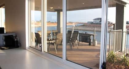 UNSER EXMOUTH HAUS: KESTREL: Exmouth Marina