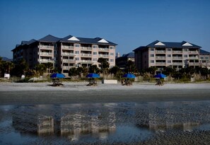 Am Strand, Liegestühle, Strandtücher