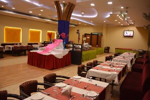 Tägliches Frühstücksbuffet (250 INR pro Person)
