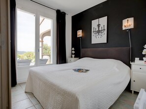 4 多间卧室、熨斗/熨衣板、WiFi