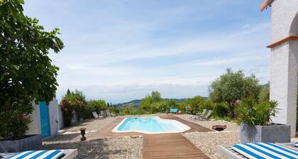 Stylish Family Villa in Félines