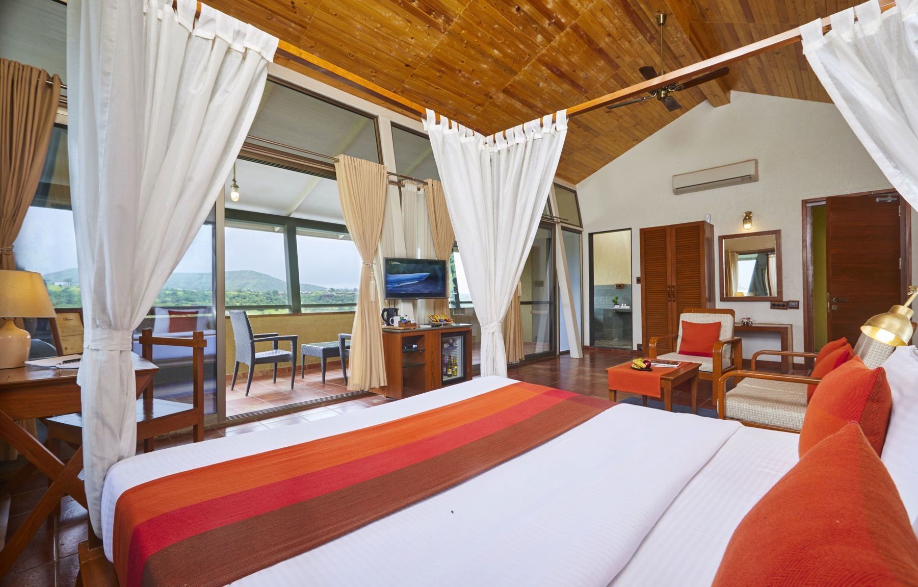 In-room safe, blackout drapes, iron/ironing board, free WiFi
