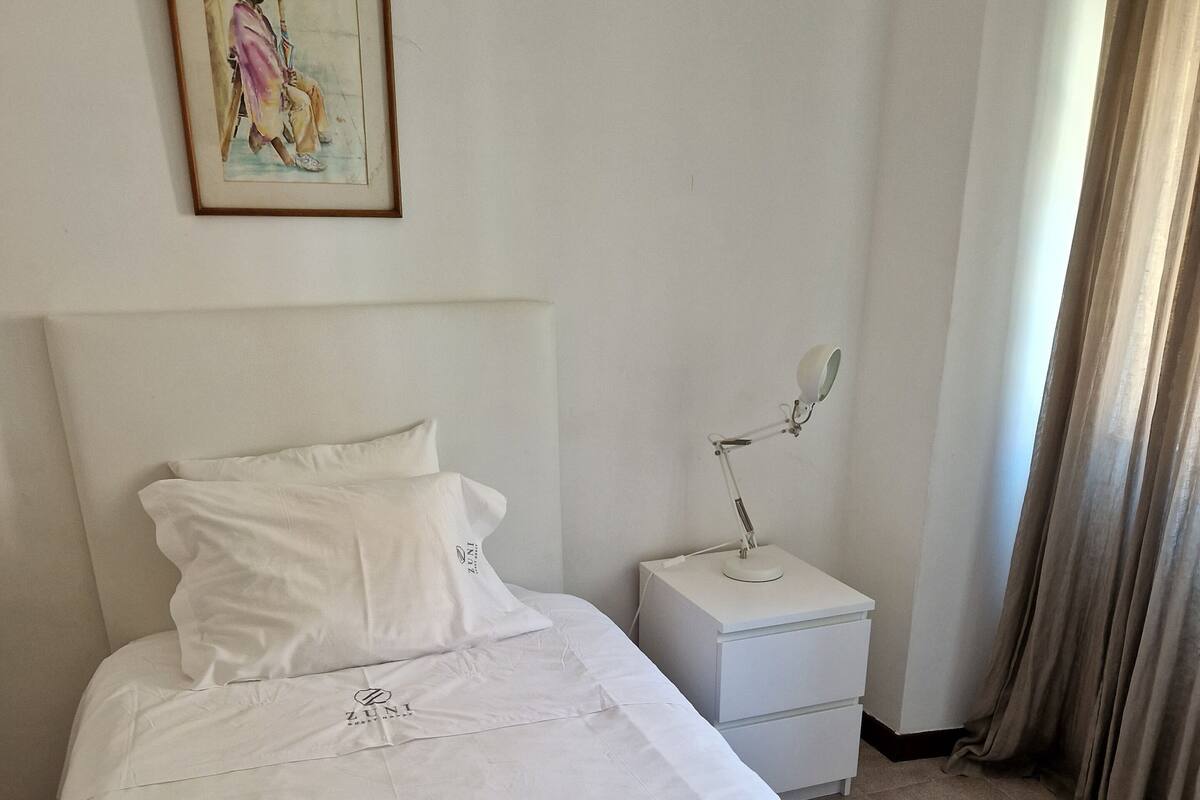 Economy Single Room, Shared Bathroom
