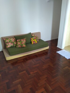 Interior - Cozy one-bedroom apartment between Barra and Ondina, five minutes from Carnival. (Salvador)