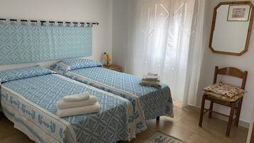 3 makuuhuonetta, silitysrauta/-lauta, vauvan matkasÀnky, ilmainen Wi-Fi