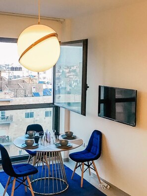 Apartment (4 sleeper) | Living room | 40-inch Smart TV with cable channels, TV - Jerusalem Suites Tower (Jerusalem)