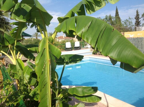 Beautiful country house with private pool in Elche for 7 people.